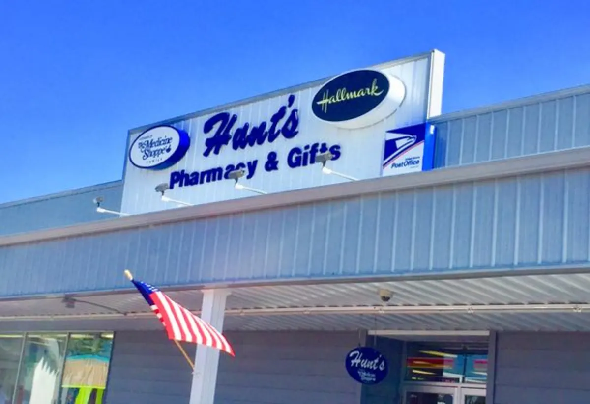 Hunt's Silver Lake Drug & Gift storefront in the Silver Lake Shopping Center